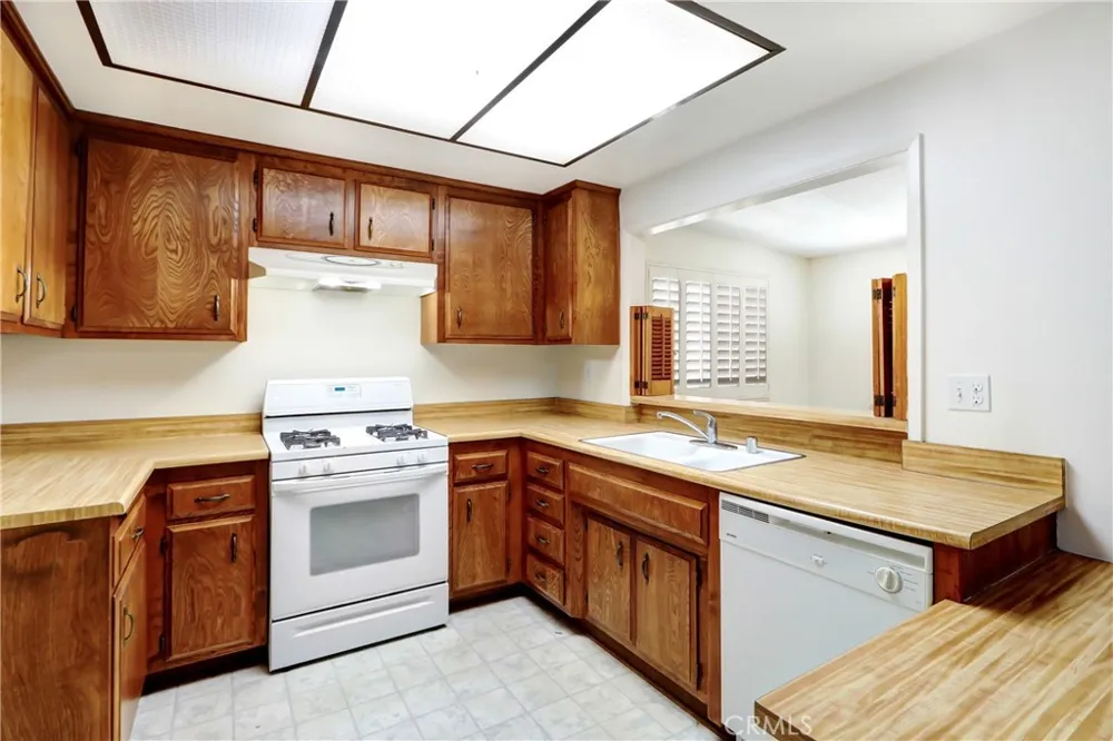 2230 El Rancho Hemet, CA 92545