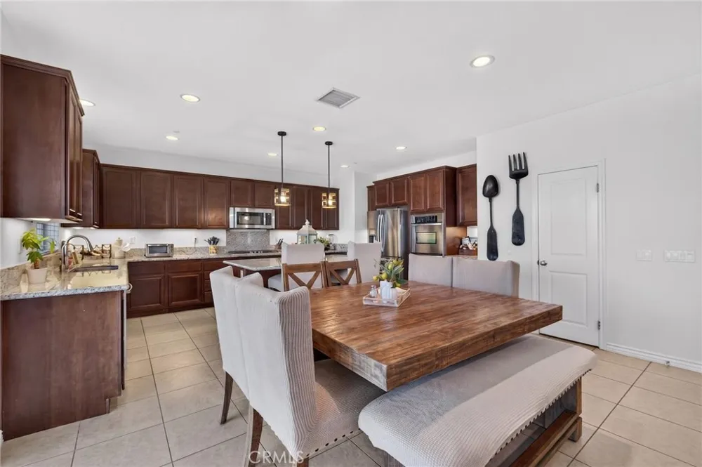 45936 Camino Rubi Temecula, CA 92592