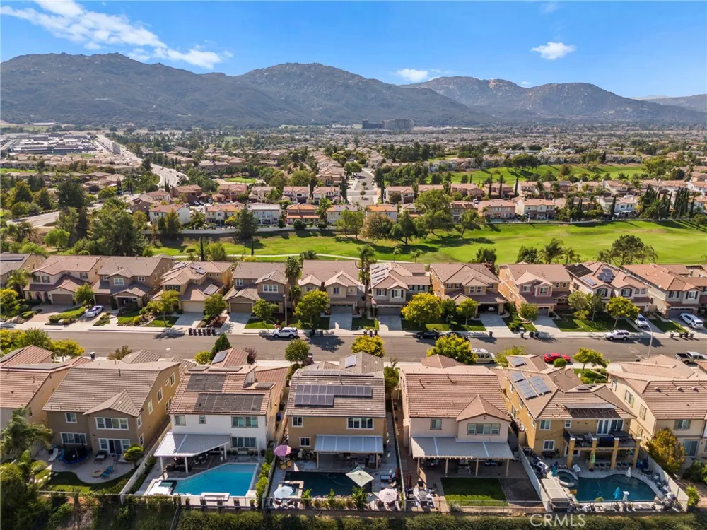 45936 Camino Rubi Temecula, CA 92592