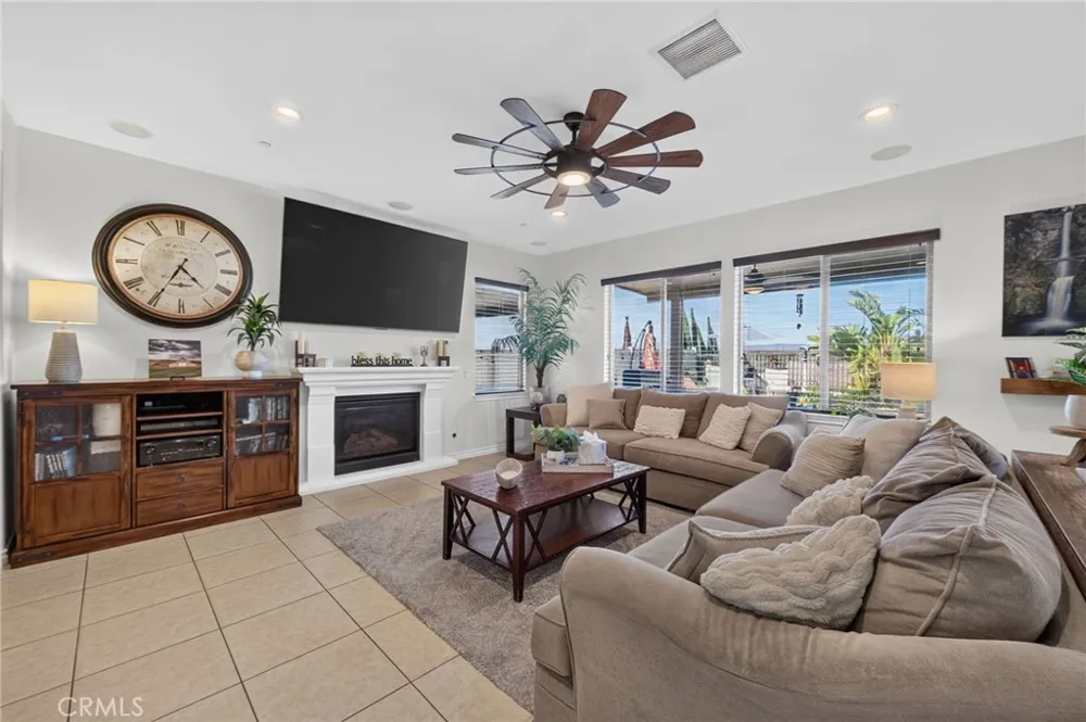 45936 Camino Rubi Temecula, CA 92592