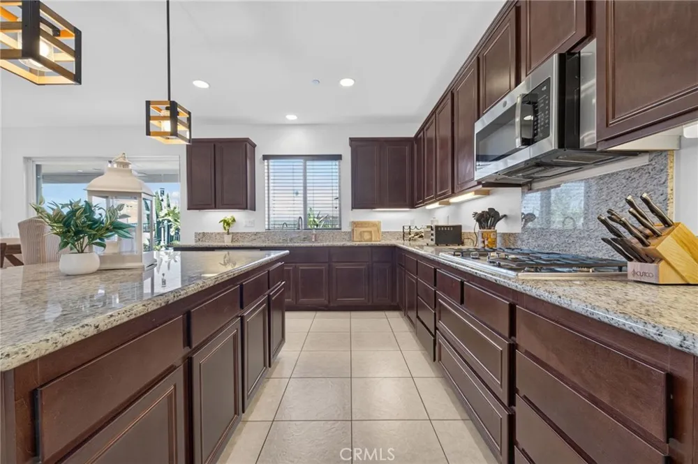 45936 Camino Rubi Temecula, CA 92592