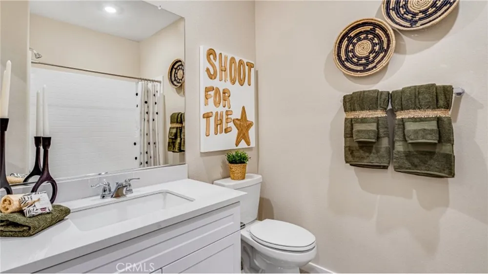 2882 E Bottas Priveado Ontario, CA 91762