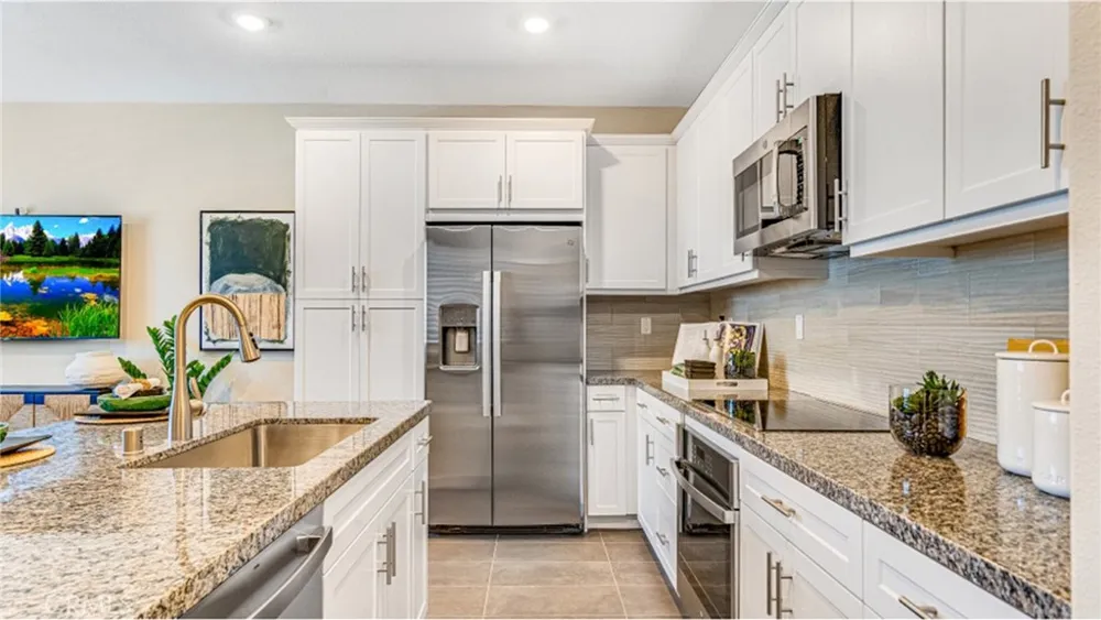2882 E Bottas Priveado Ontario, CA 91762