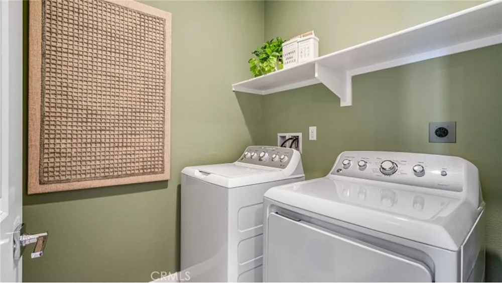 2882 E Bottas Priveado Ontario, CA 91762