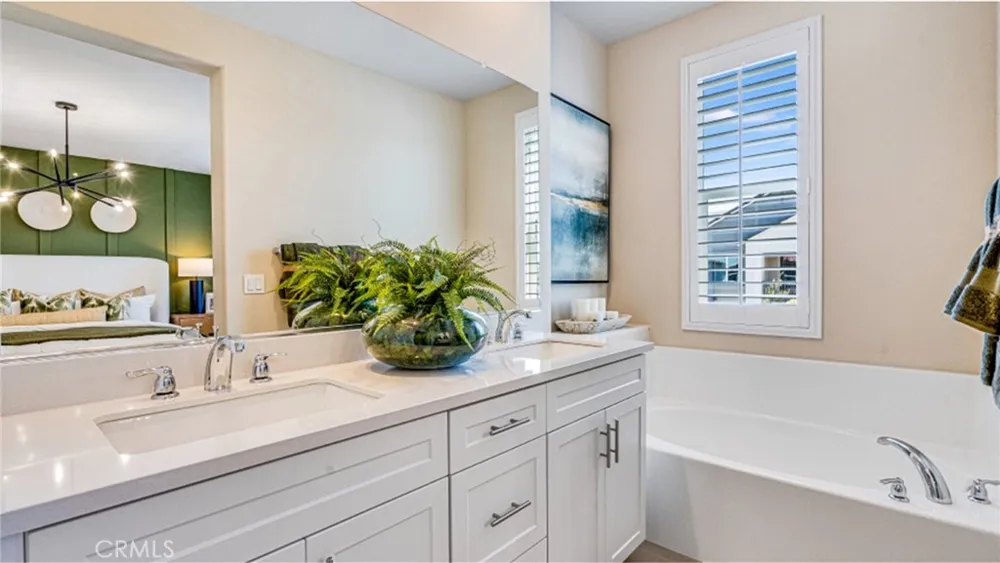 2882 E Bottas Priveado Ontario, CA 91762