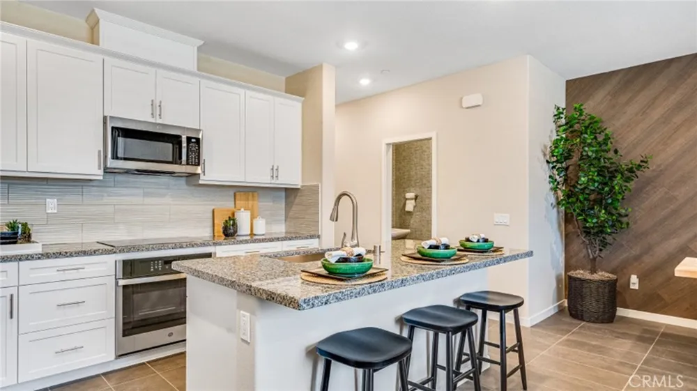 2882 E Bottas Priveado Ontario, CA 91762