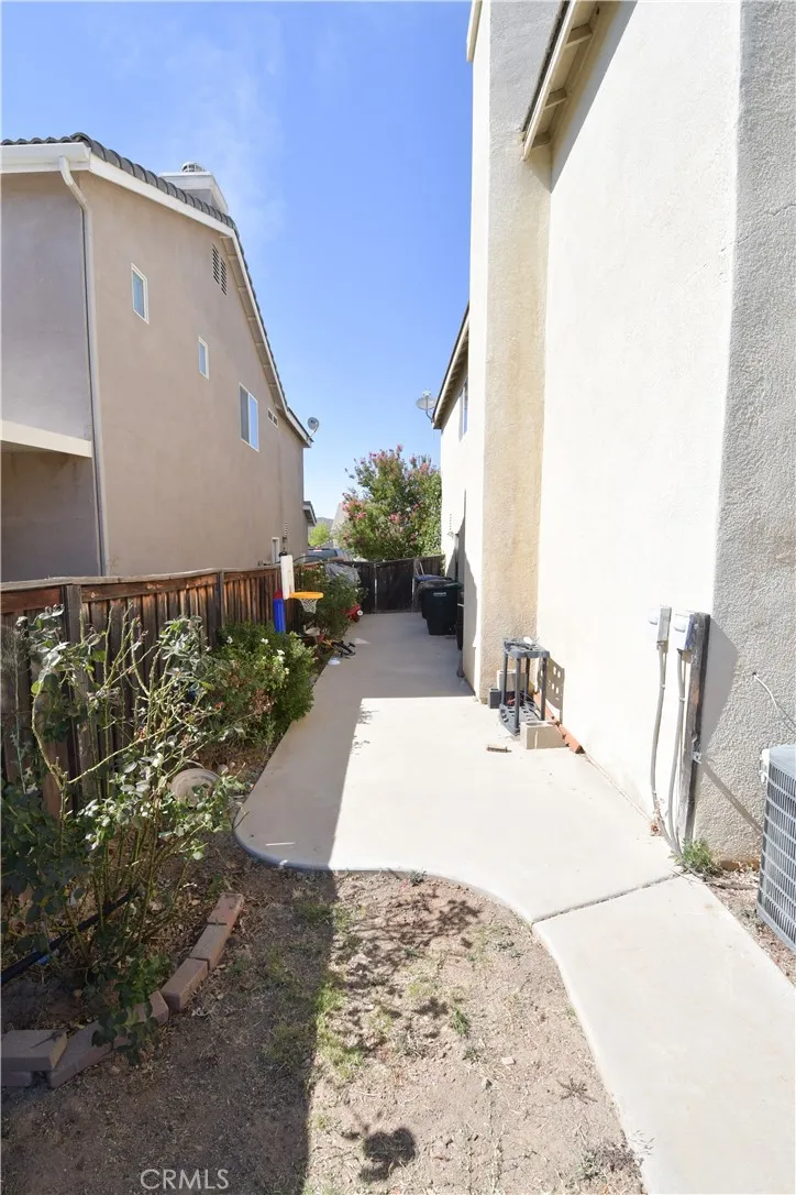 23281 Highland Oaks Court Wildomar, CA 92595