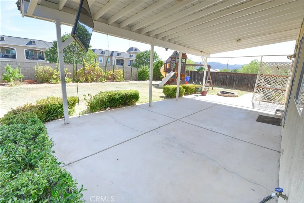 23281 Highland Oaks Court Wildomar, CA 92595