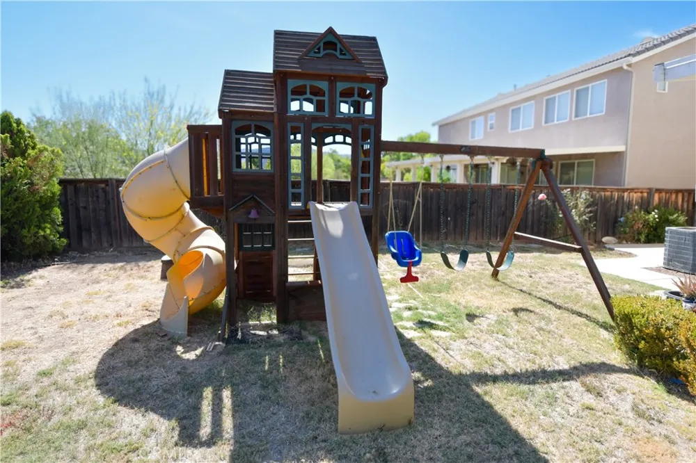 23281 Highland Oaks Court Wildomar, CA 92595