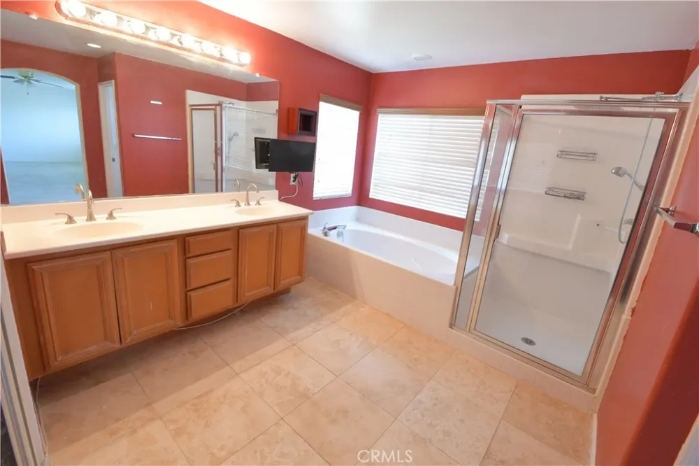 23281 Highland Oaks Court Wildomar, CA 92595