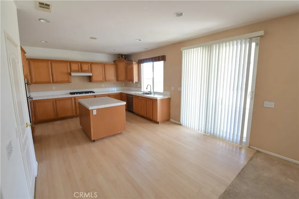 23281 Highland Oaks Court Wildomar, CA 92595
