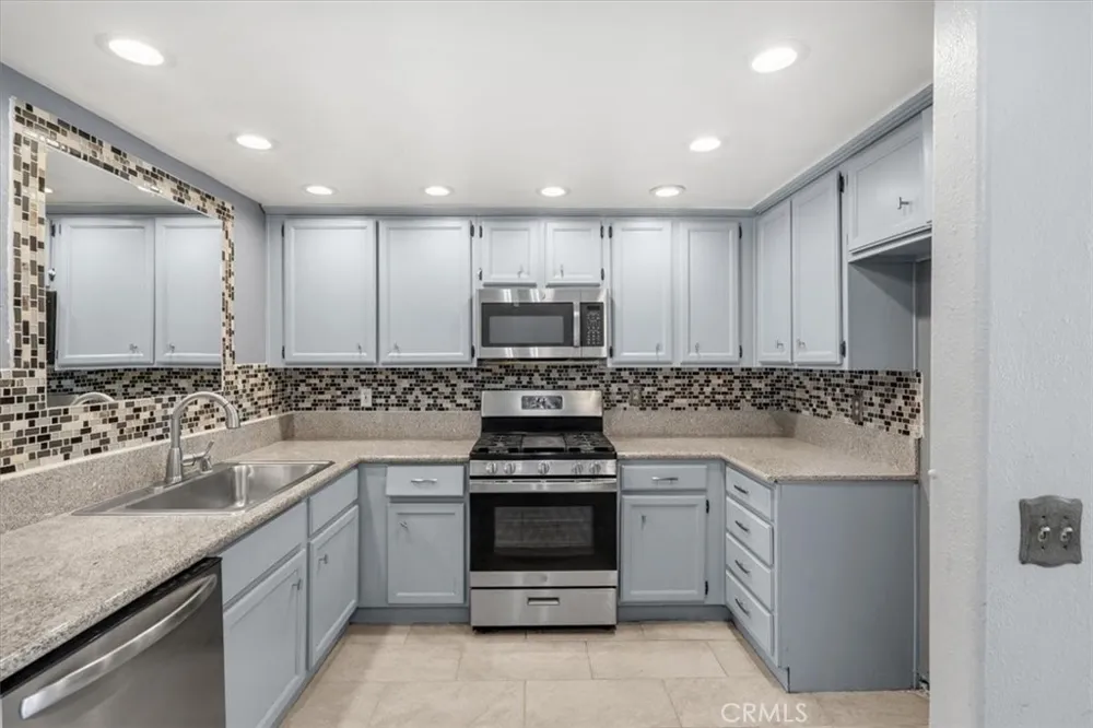 5311 Katrina Palmdale, CA 93552