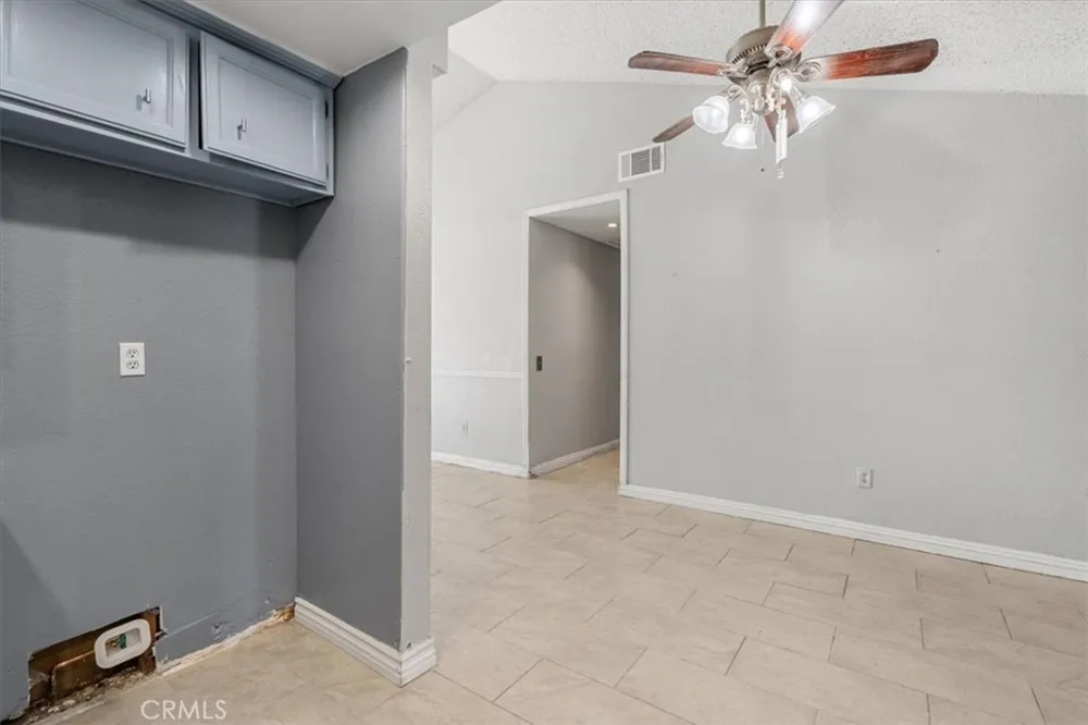5311 Katrina Palmdale, CA 93552