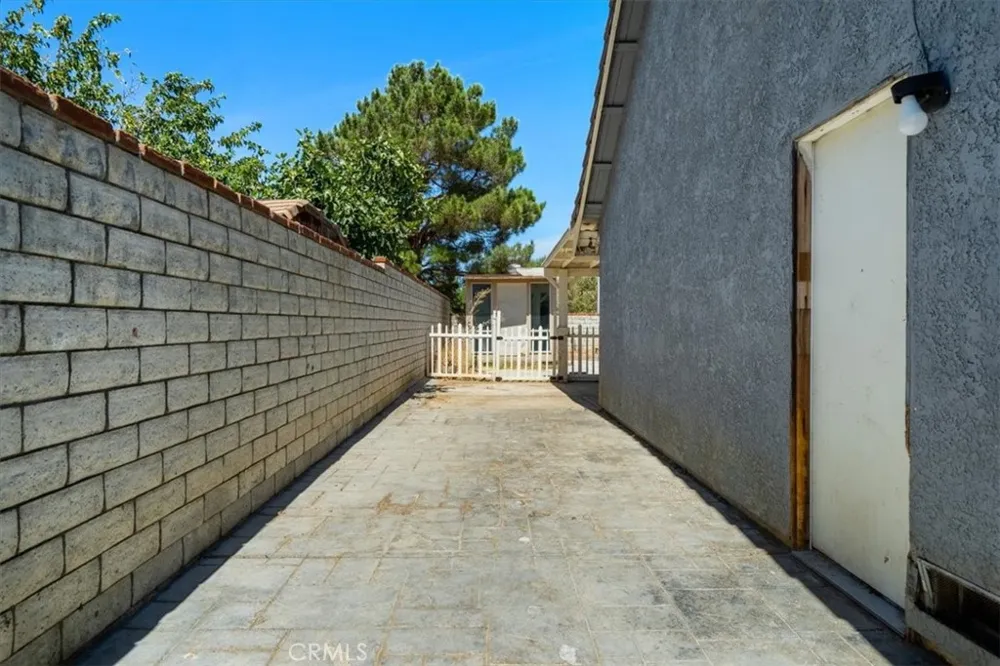 5311 Katrina Palmdale, CA 93552