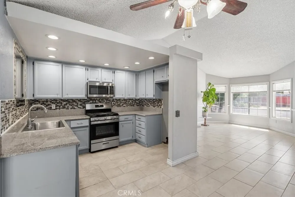 5311 Katrina Palmdale, CA 93552