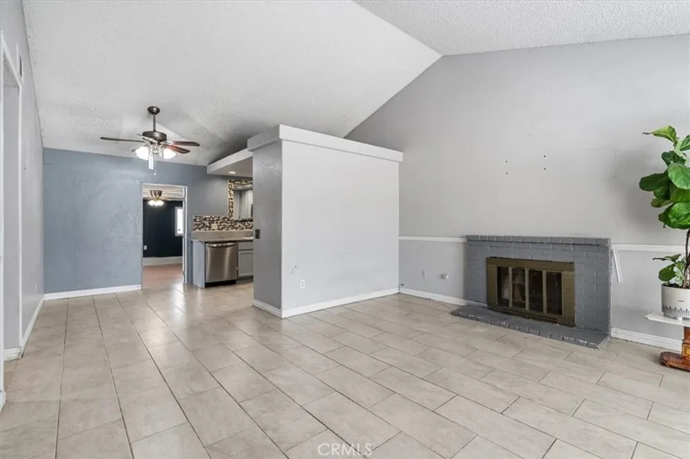 5311 Katrina Palmdale, CA 93552