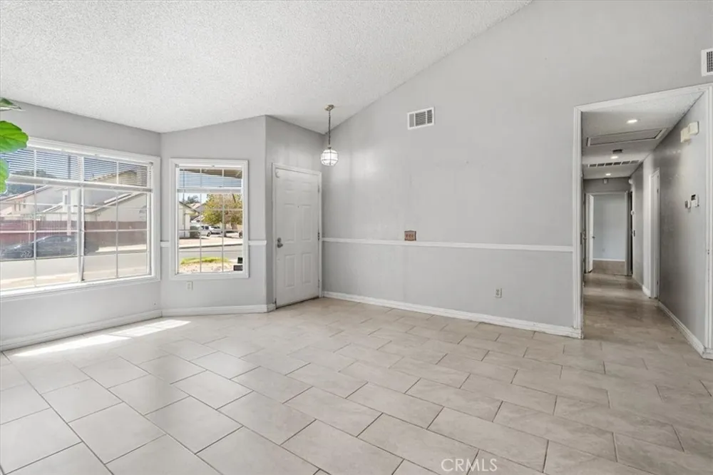 5311 Katrina Palmdale, CA 93552