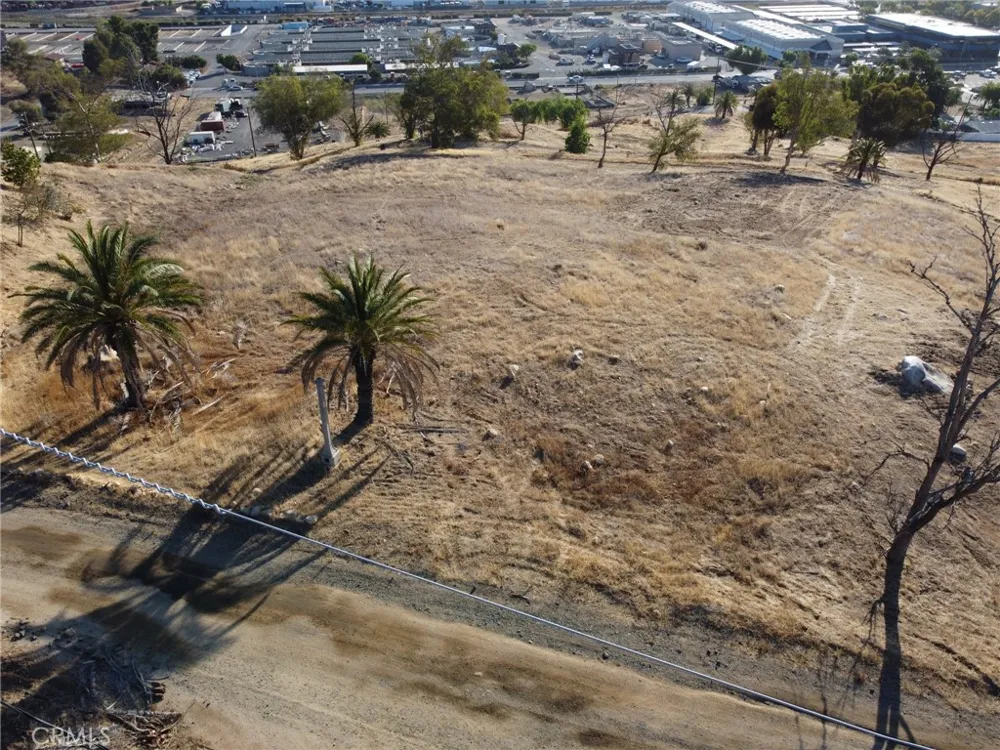 1 Hill Avenue Lake Elsinore, CA 92530