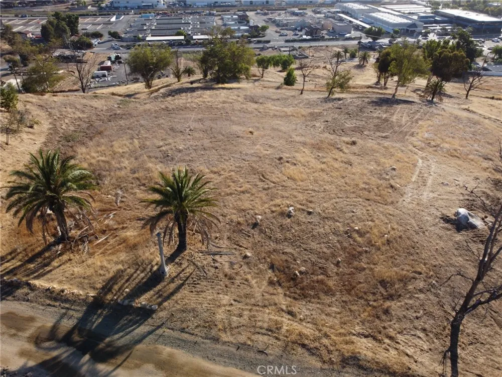 1 Hill Avenue Lake Elsinore, CA 92530