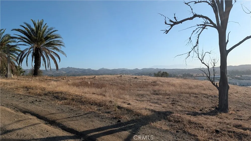 1 Hill Avenue Lake Elsinore, CA 92530