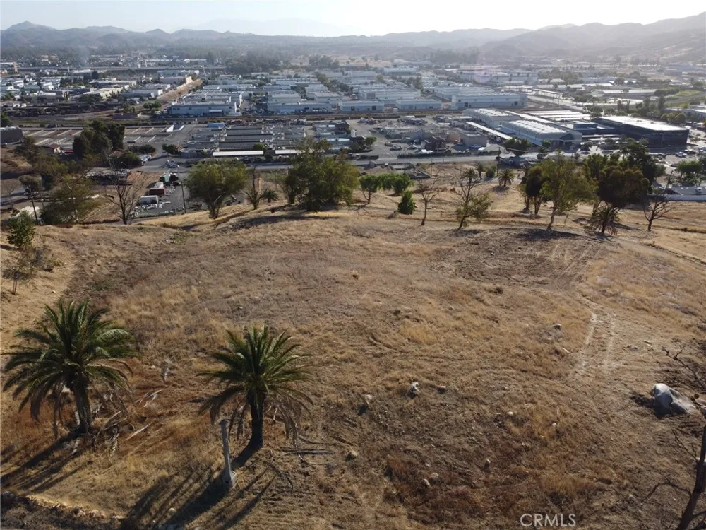 1 Hill Avenue Lake Elsinore, CA 92530