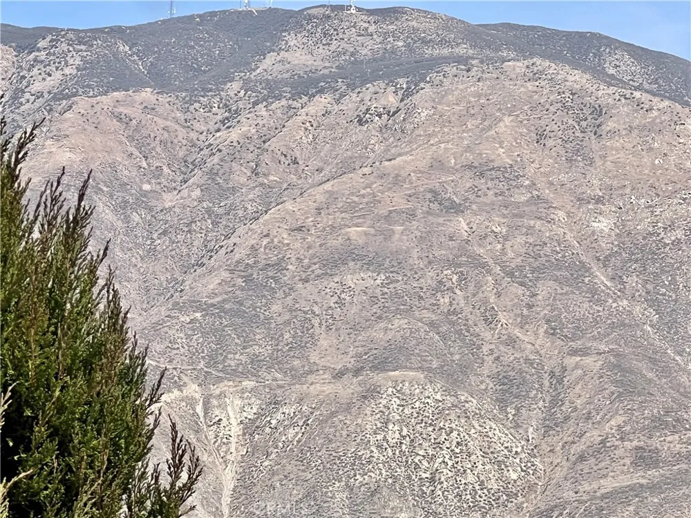 827 Deerwood Drive San Jacinto, CA 92583