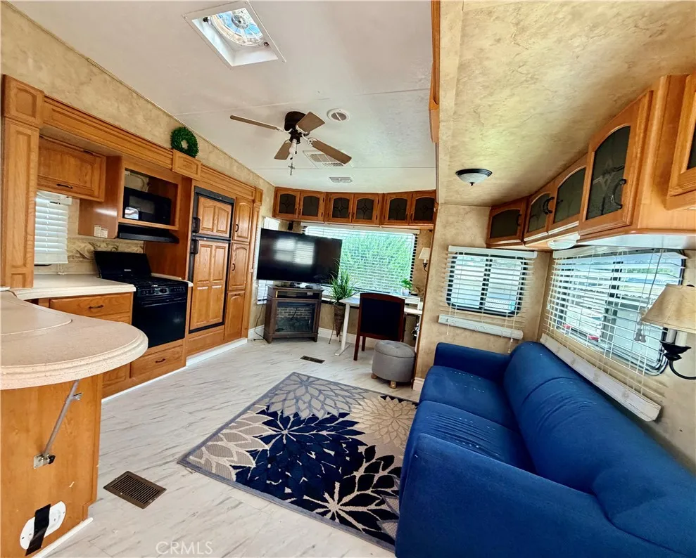 827 Deerwood Drive San Jacinto, CA 92583