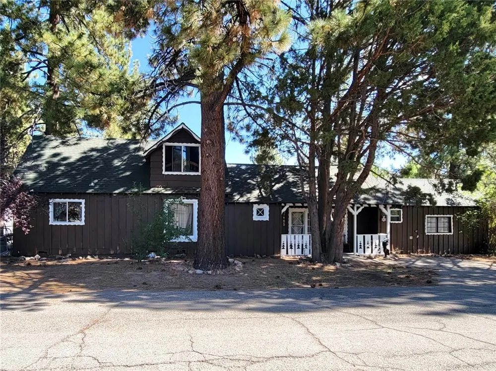 155 Coy Ln Big Bear City, CA 92314