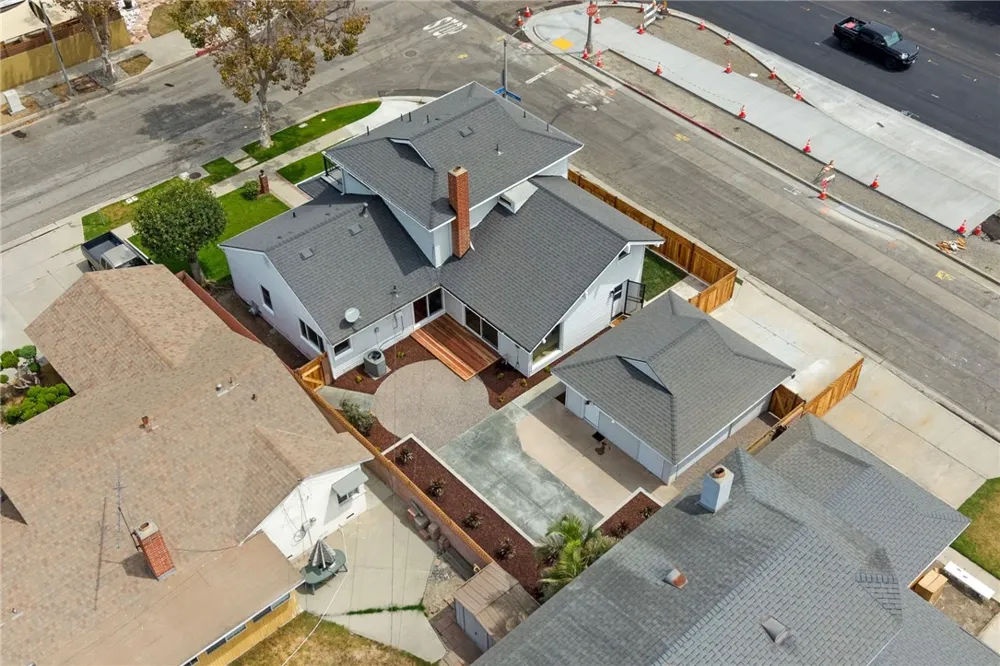 6848 E Los Santos Long Beach, CA 90815