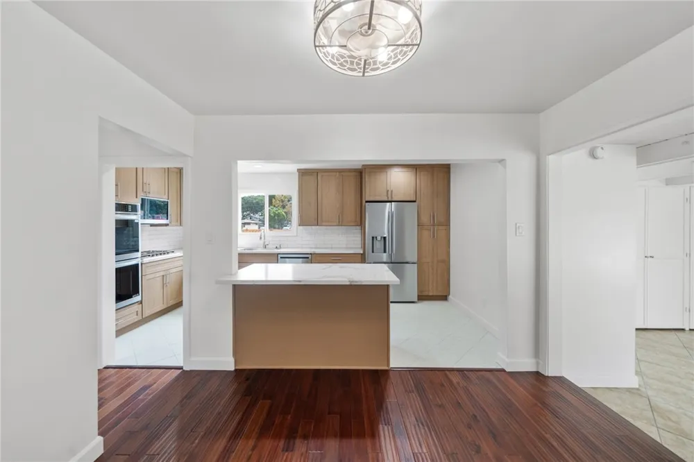 6848 E Los Santos Long Beach, CA 90815