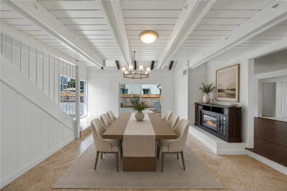 6848 E Los Santos Long Beach, CA 90815
