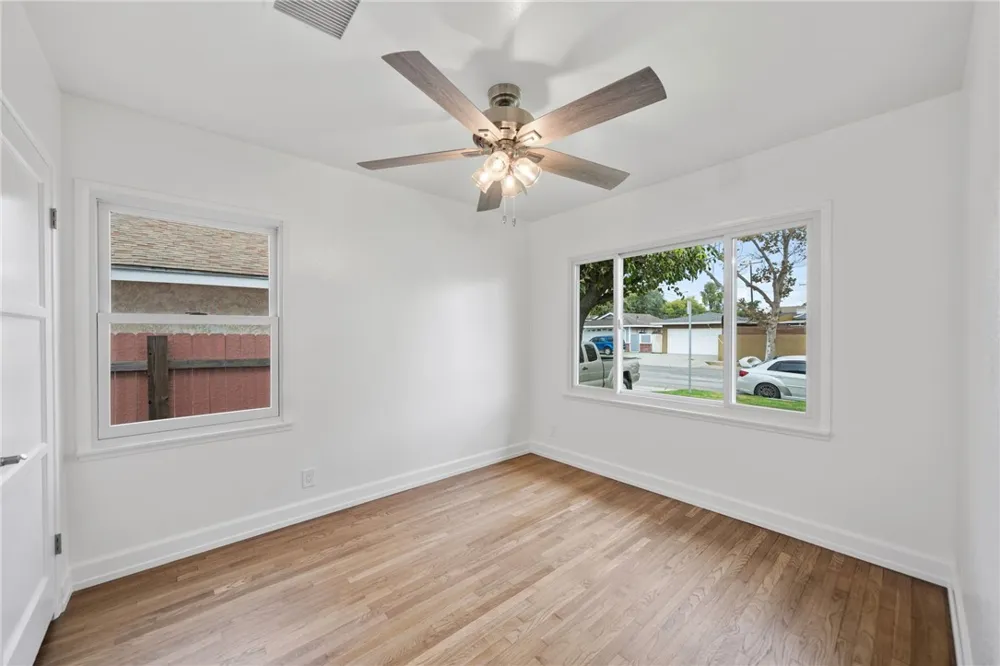 6848 E Los Santos Long Beach, CA 90815