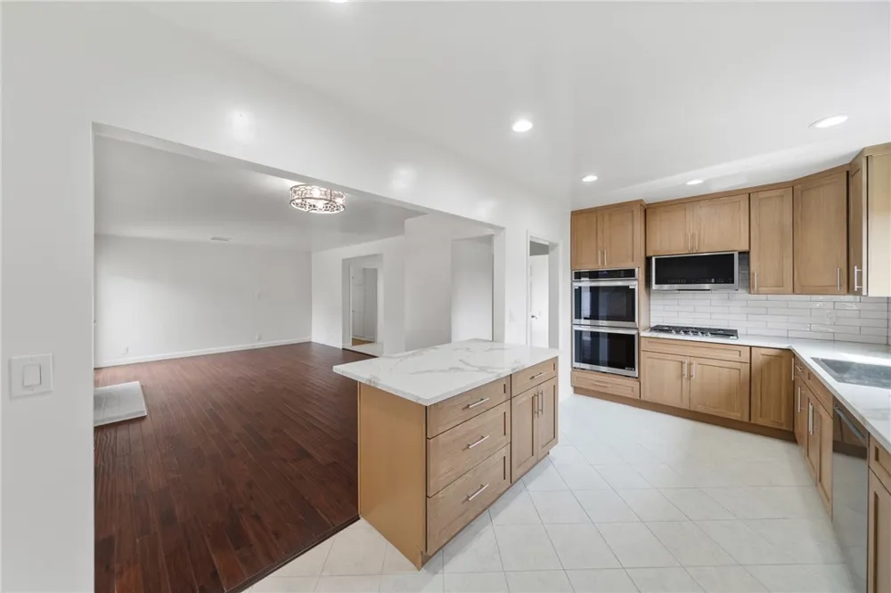 6848 E Los Santos Long Beach, CA 90815