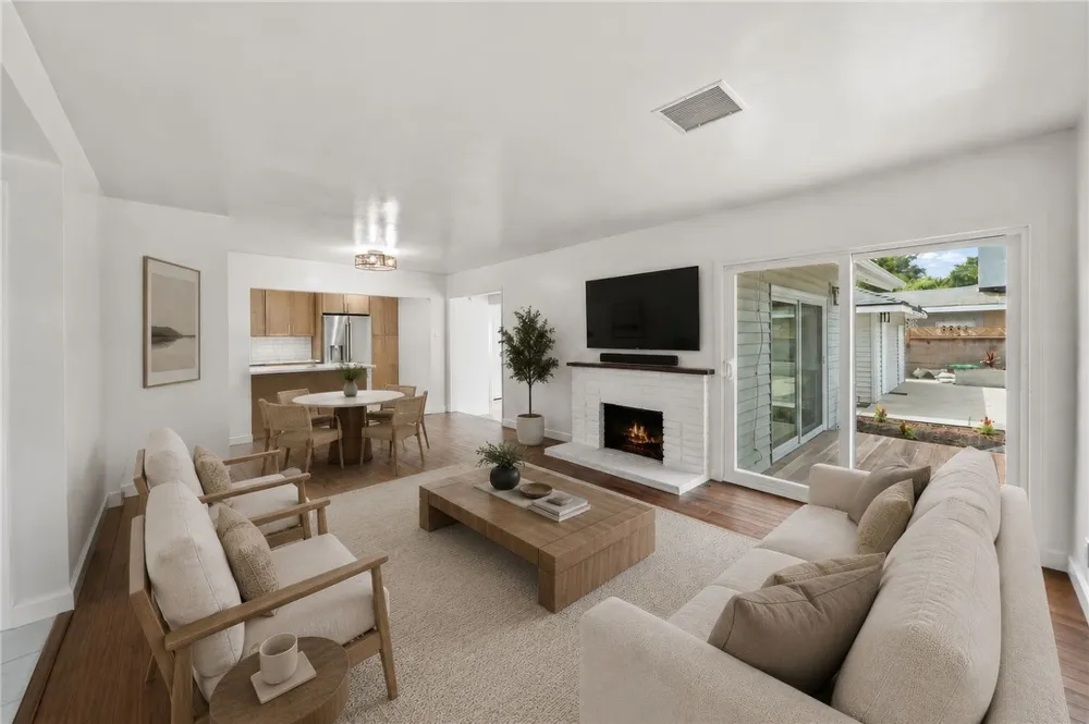 6848 E Los Santos Long Beach, CA 90815