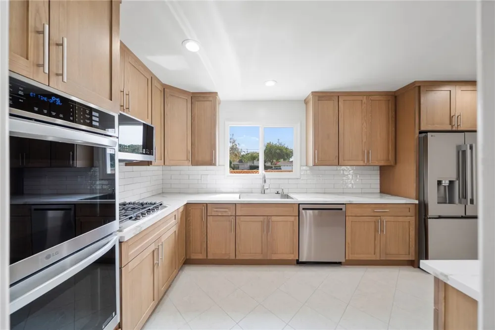 6848 E Los Santos Long Beach, CA 90815