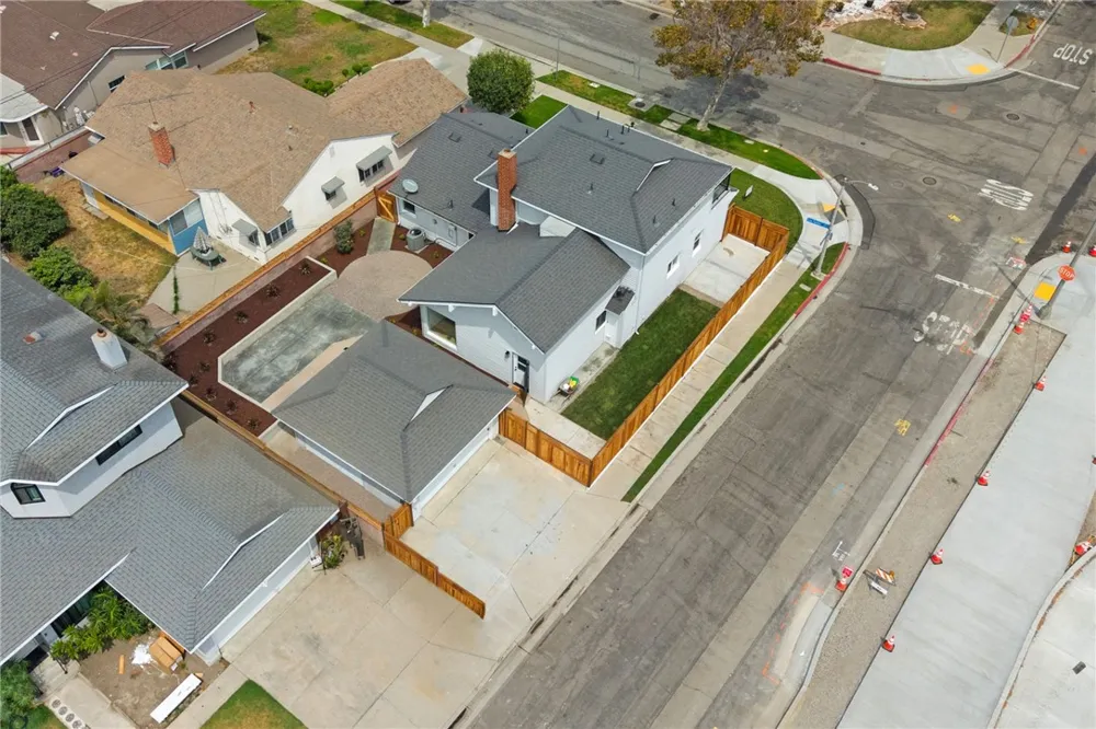 6848 E Los Santos Long Beach, CA 90815