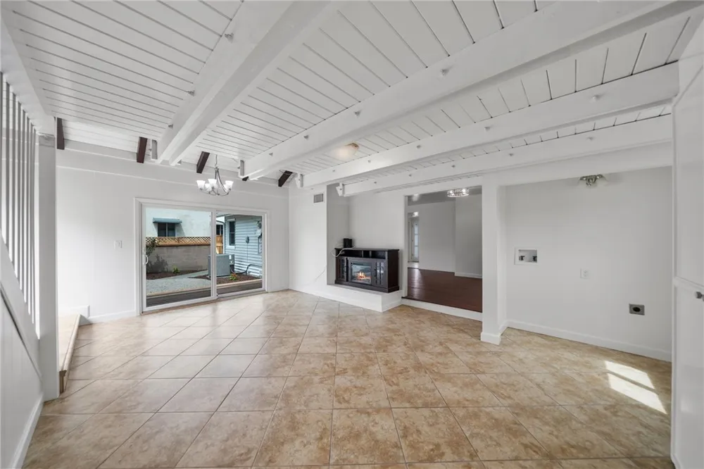 6848 E Los Santos Long Beach, CA 90815