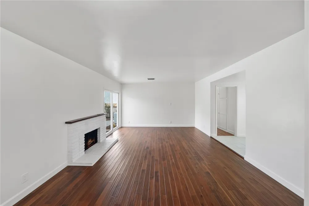 6848 E Los Santos Long Beach, CA 90815