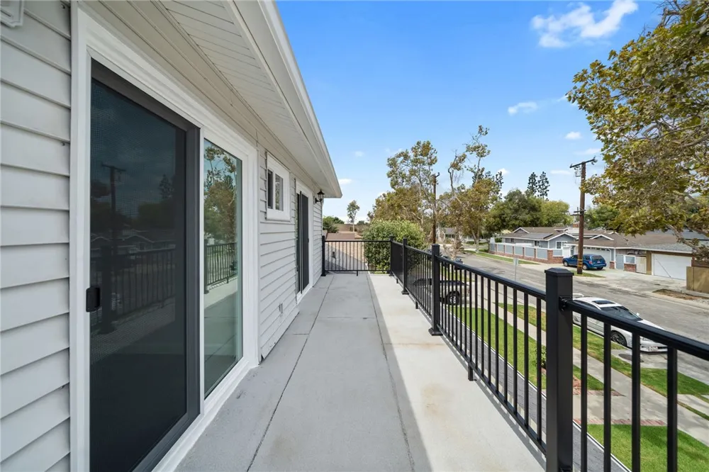 6848 E Los Santos Long Beach, CA 90815