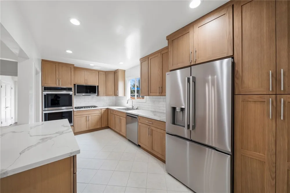 6848 E Los Santos Long Beach, CA 90815