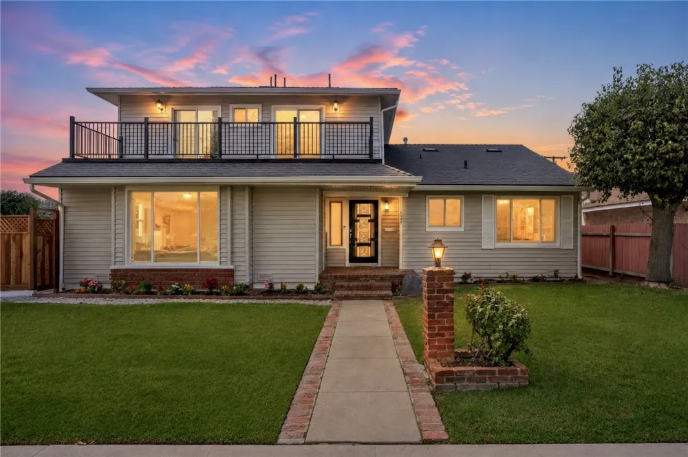 6848 E Los Santos Long Beach, CA 90815