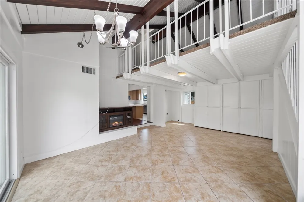6848 E Los Santos Long Beach, CA 90815