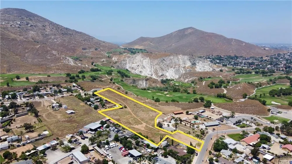 3450 Scenic Drive Riverside, CA 92509