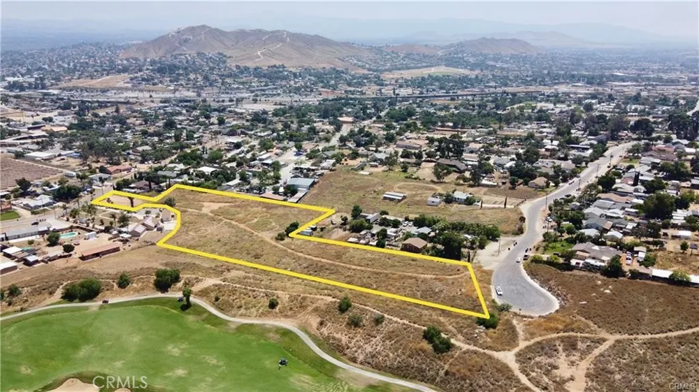 3450 Scenic Drive Riverside, CA 92509