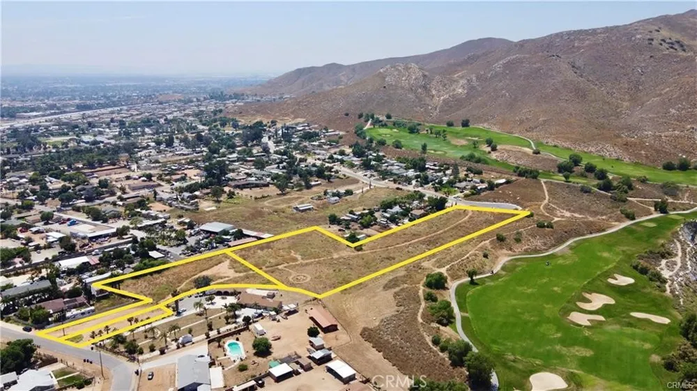 3450 Scenic Drive Riverside, CA 92509