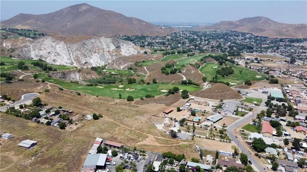 3450 Scenic Drive Riverside, CA 92509