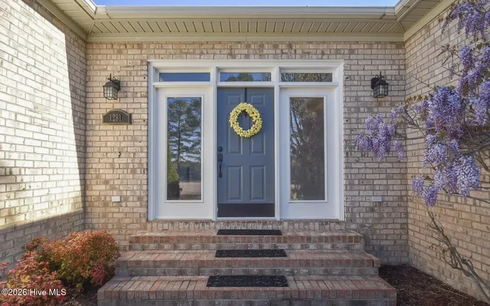 1231 Greenbriar Place Vass, NC 28394