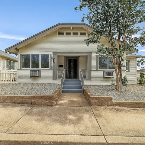 401 W Graham