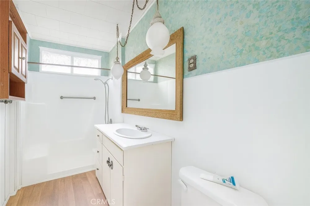 401 W Graham Lake Elsinore, CA 92530