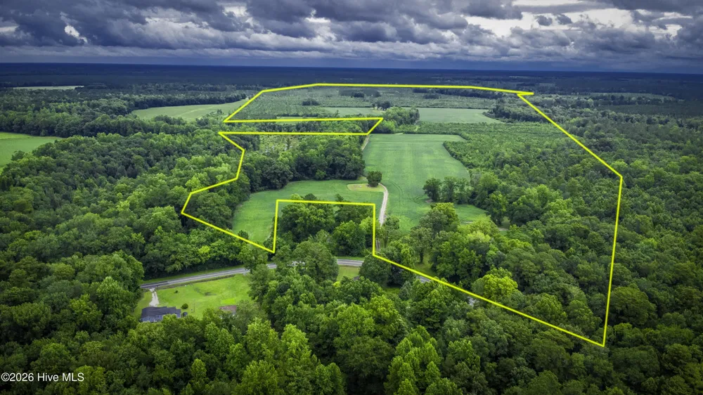 1601 Hills Neck Road Ernul, NC 28527